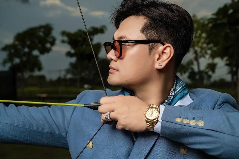placeholder aksesori sederhana seperti jam tangan dan anting