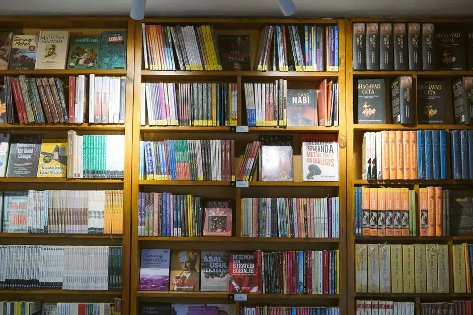 Di Mana Toko Buku Independen dengan Koleksi Sastra Indonesia Paling Lengkap di Jakarta?